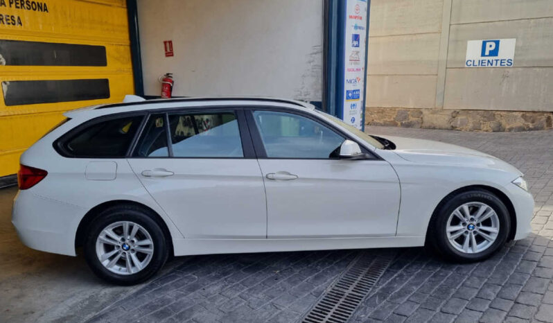 
								BMW SERIE 3 320D 190CV FAMILIAR completo									