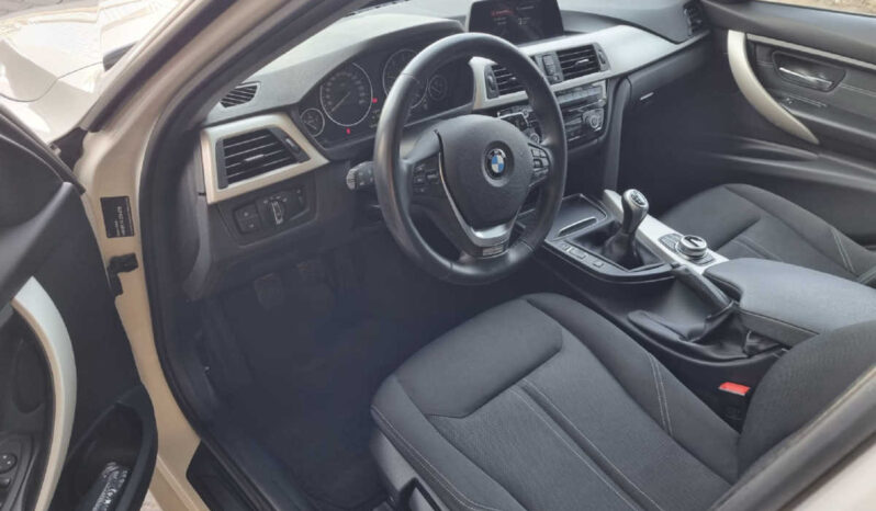 
								BMW SERIE 3 320D 190CV FAMILIAR completo									