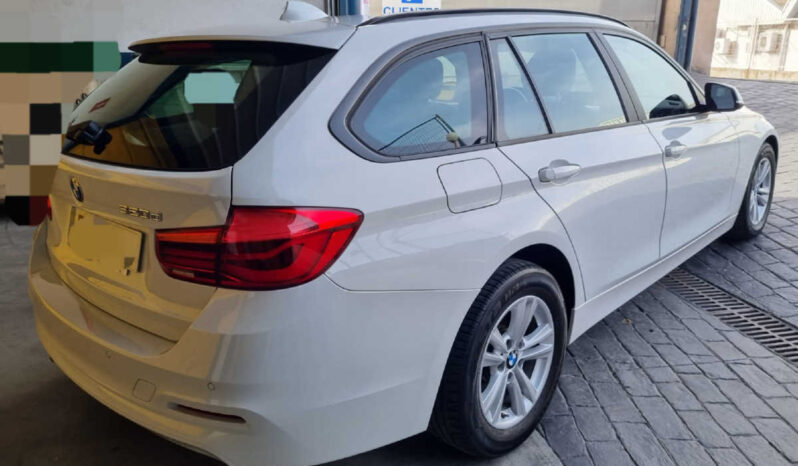 
								BMW SERIE 3 320D 190CV FAMILIAR completo									